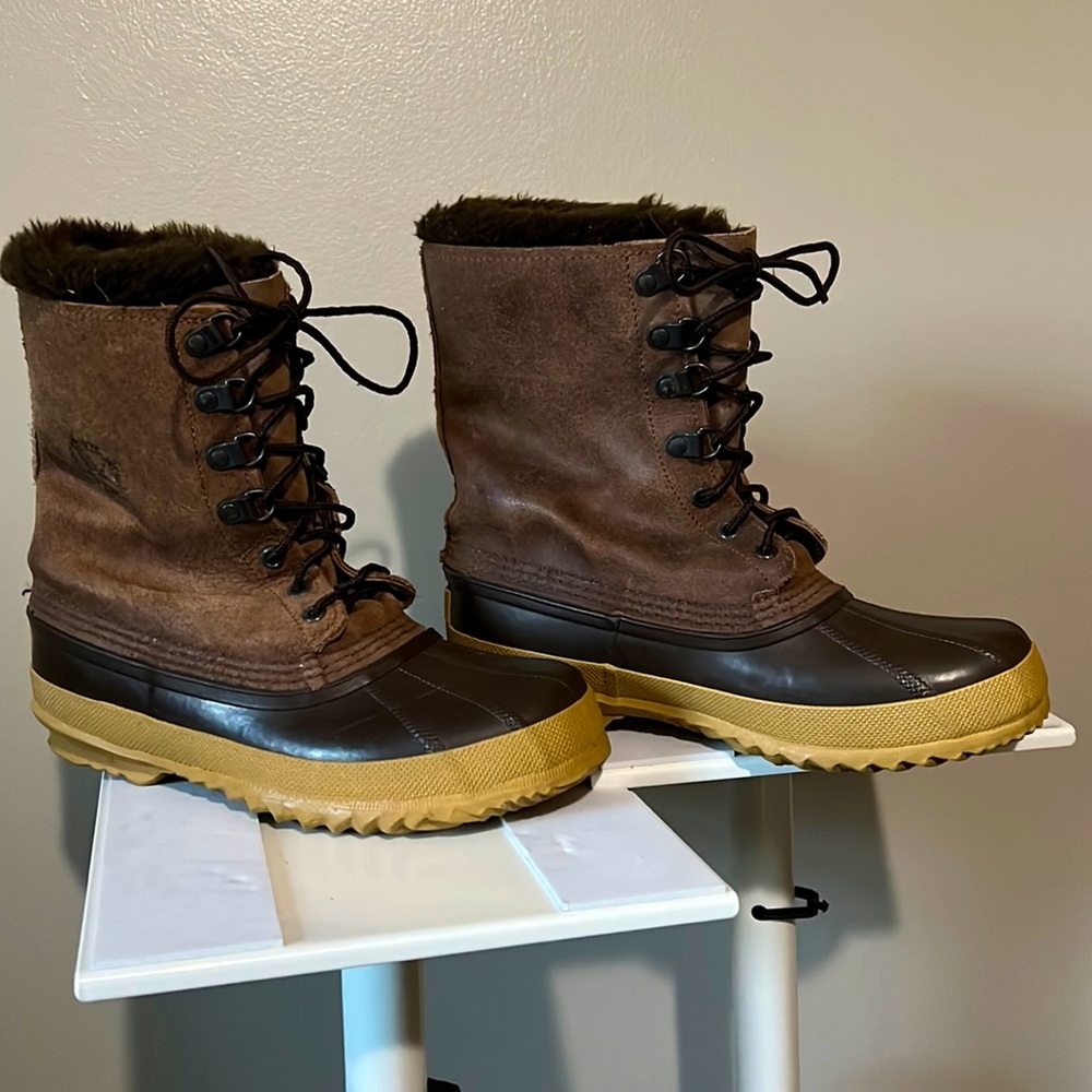 Women’s size 7 Sorel Eddie Bauer winter boots